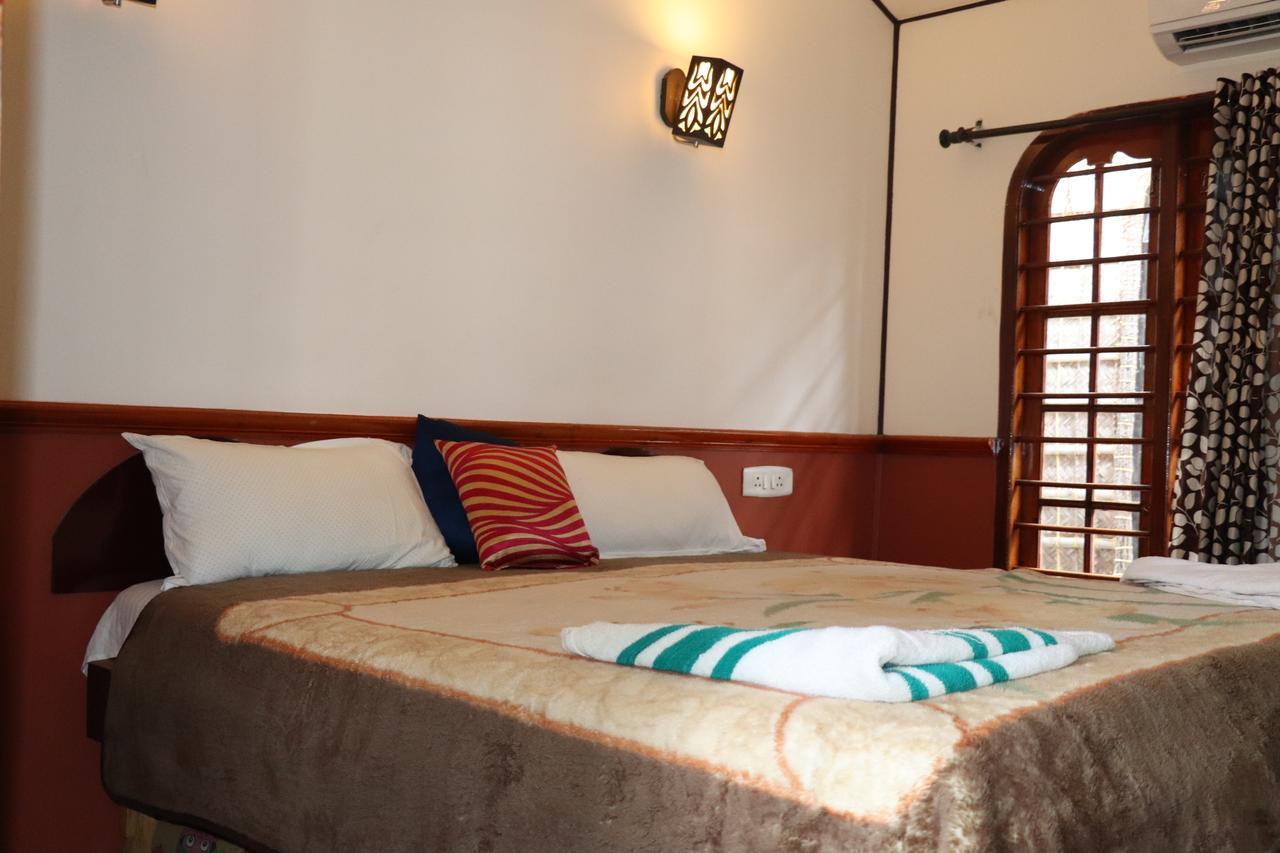 Friends Cruise, Nightstay Houseboat Alappuzha Kültér fotó
