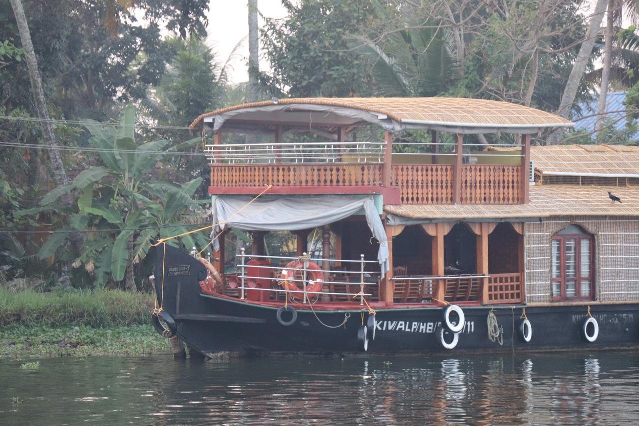 Friends Cruise, Nightstay Houseboat Alappuzha Kültér fotó